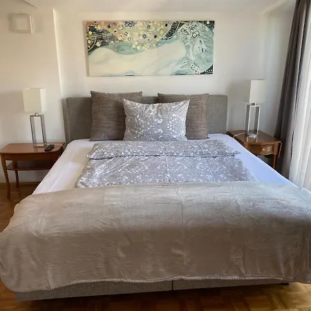 Apartmenthaus Zentrum Komfort Mit Minikuchen Verschiedener Grossen *
