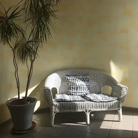 Apartmenthaus Zentrum Komfort Mit Minikuchen Verschiedener Grossen Apartment